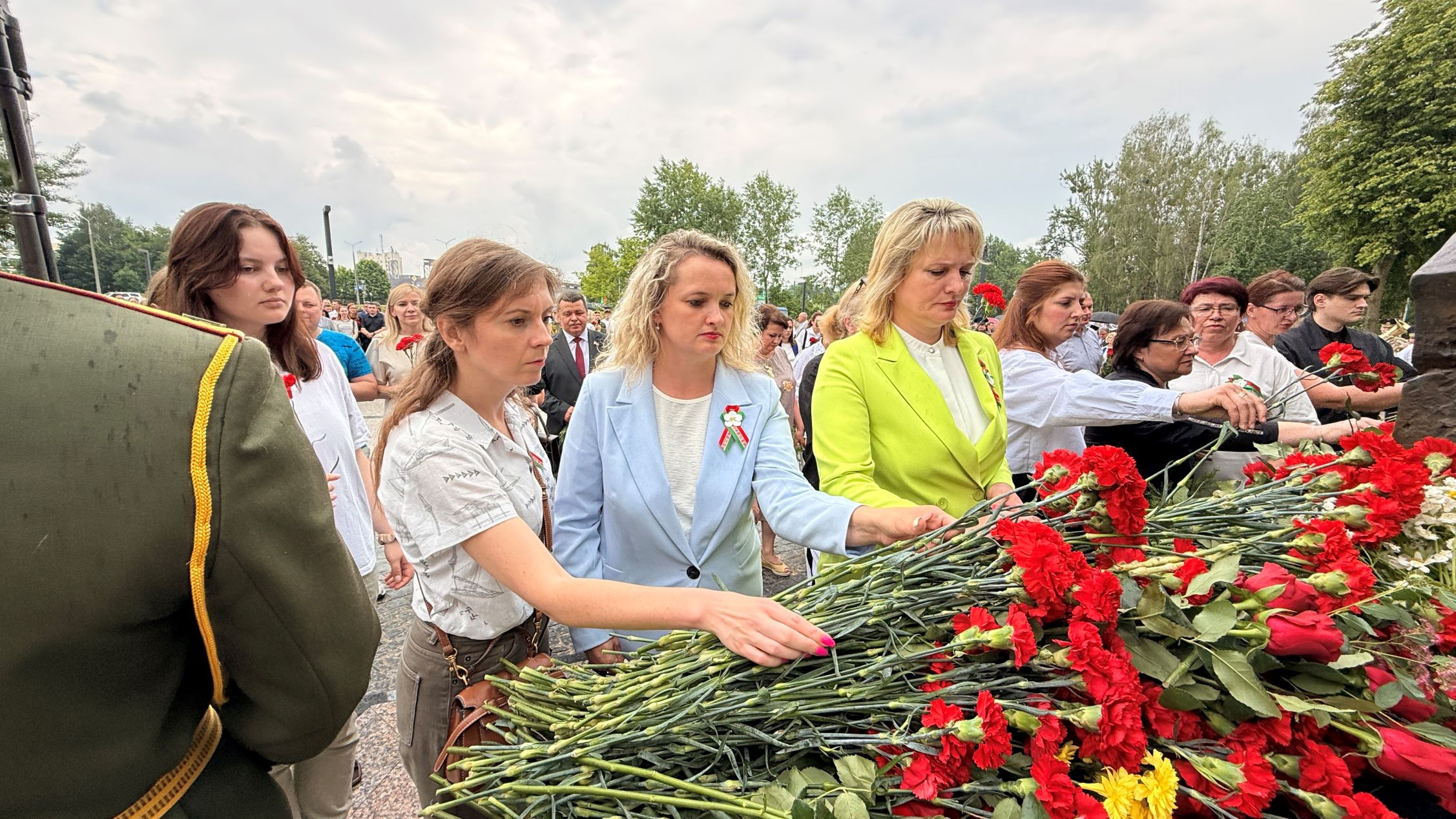 Митинг-реквием у памятного знака «Древо жизни» в Гродно